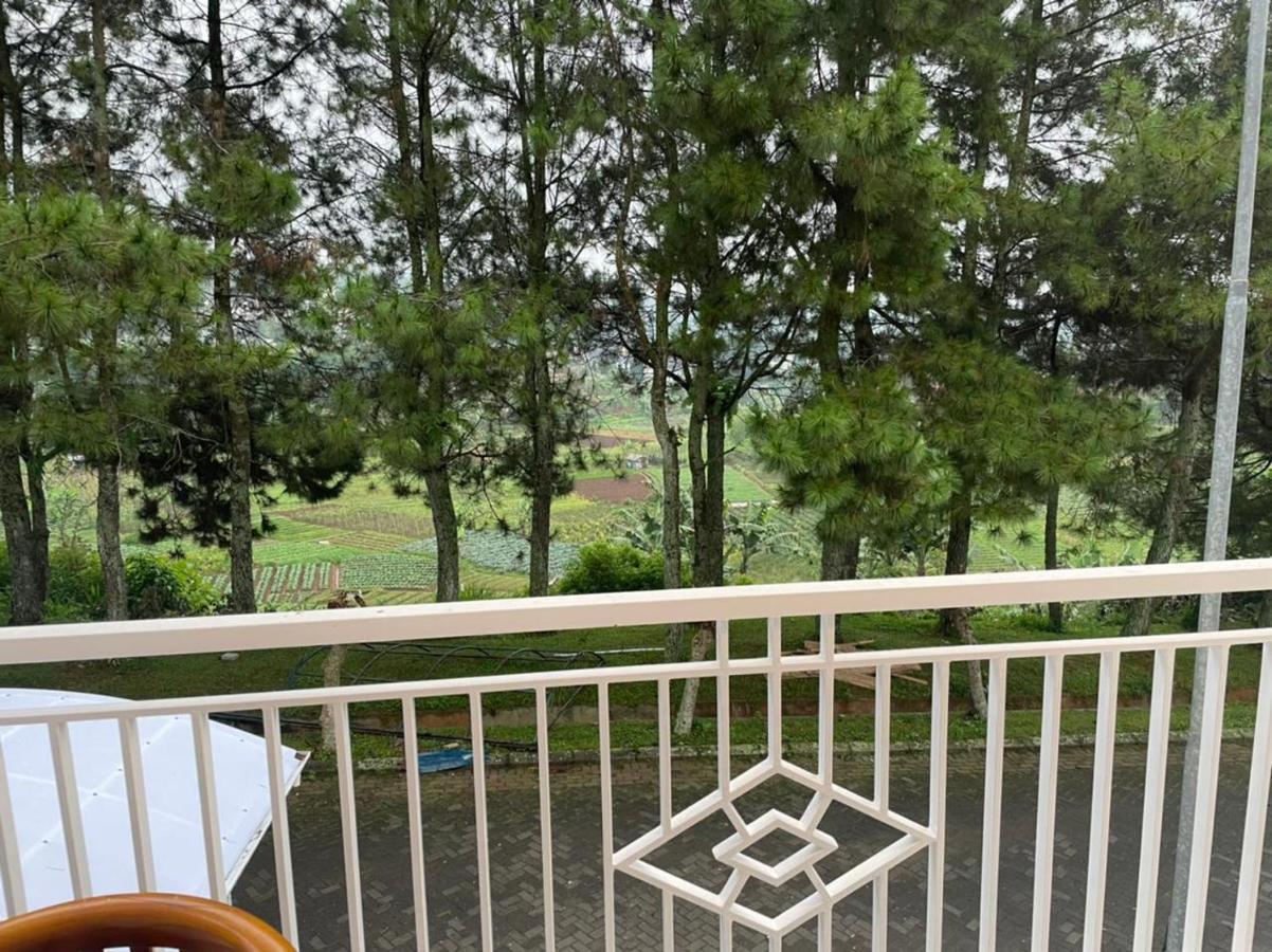 Eton Kota Bunga Puncak